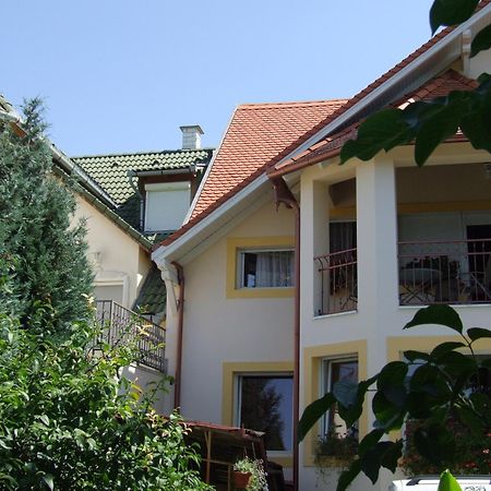 Apartment Revesz Harkan Exterior foto